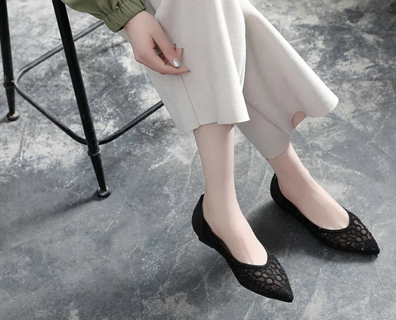 New Fashionable women flat shoes