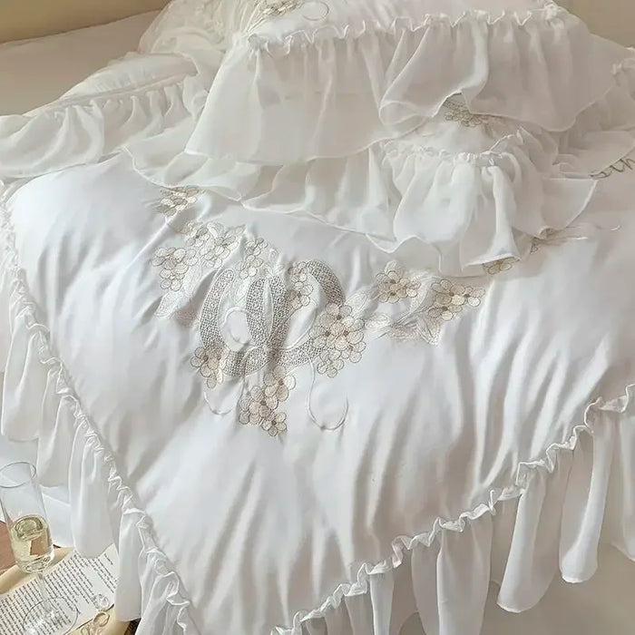 Luxury Embroiderd Snow White Lace Bedding Set 4pcs 100% Cotton Korean Princess Wedding Duvet Cover Bed Sheet Linen Pillowcases