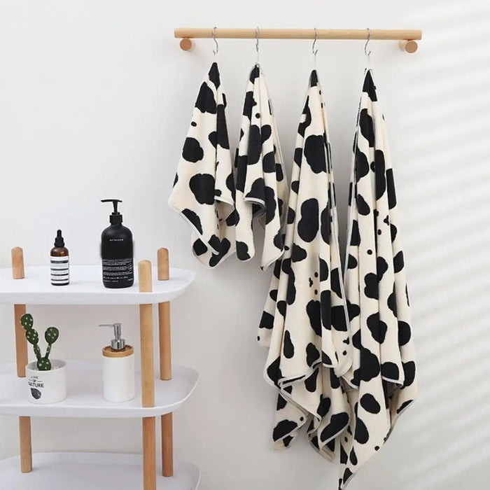 Plush Cozy Towel Luxurious Cartoon Cow Print Bath Towels Soft Absorbent Quick-drying for A Refreshing Bathroom Experience Body