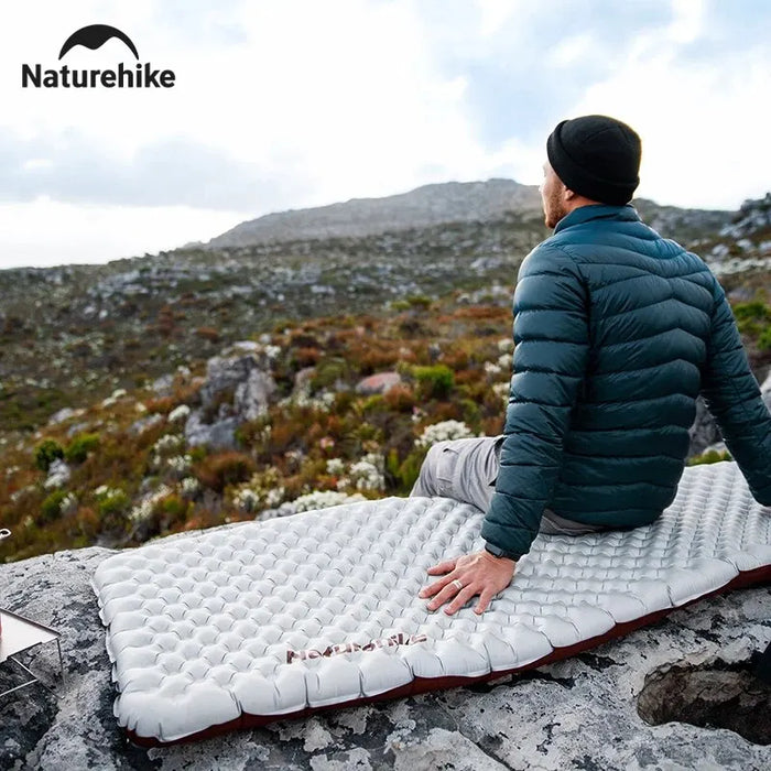 Naturehike Camping Air Mattress 5.8 High R Value Ultralight Warm Air Bed Outdoor 4 Season Folding Portable Inflatable Mattress