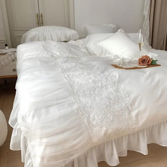 2022 New Romantic Lace Embroidery Bedding Set Luxury 4pcs White Princess Wedding Ruffle Duvet Cover Bed Sheet Linen Pillowcase