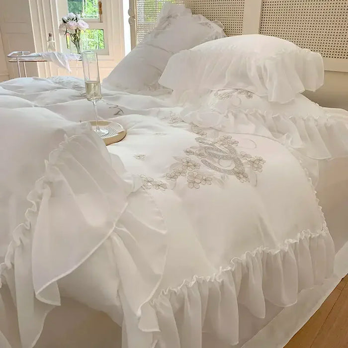 Luxury Embroiderd Snow White Lace Bedding Set 4pcs 100% Cotton Korean Princess Wedding Duvet Cover Bed Sheet Linen Pillowcases