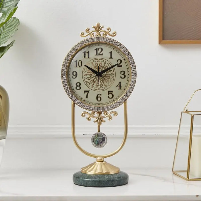 Light Luxury Pure Brass Art Table Clock Modern Simplicity Living Room High-end Mute Clock Decoration Creative Villa Decoration