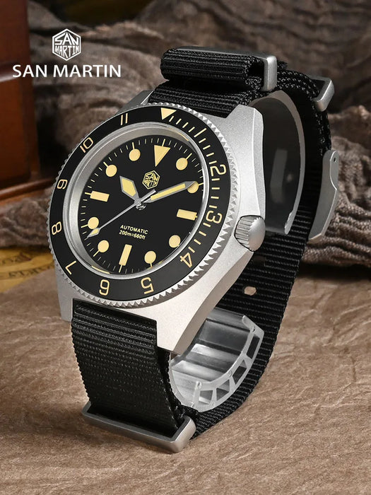 San Martin New 40mm Diving Watch NH35 Automatic Men Mechanical Wristwatch Sapphire Nylon Strap Full Luminous Waterproof 200m