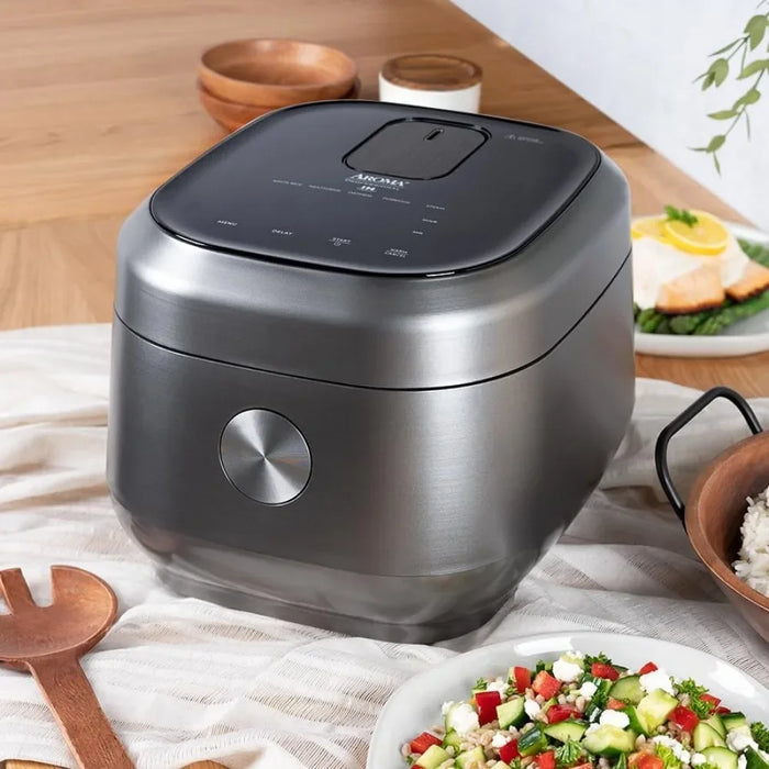 6 cups/3Qt rice cooker, including dual temperature sensors, insulated stainless steel cover, and automatic heating mode