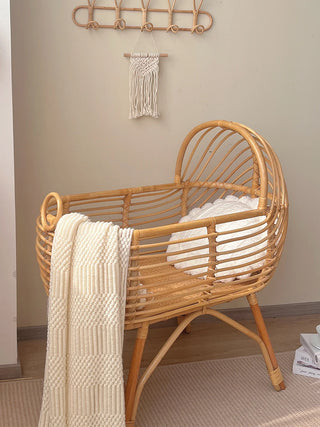 Rattan furniture rocking baby bedspread, high protective fence, anti-falling cart, cradle, sleeping basket, movable.