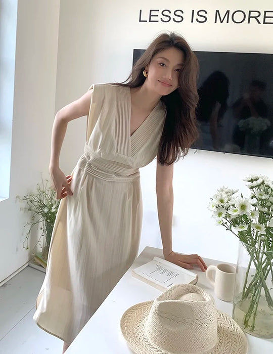 2024 Spring/Summer New Women's Wear Commuter Elegant Simple High-End Stripes Padded Shoulder Cross V-neck Dress 0420