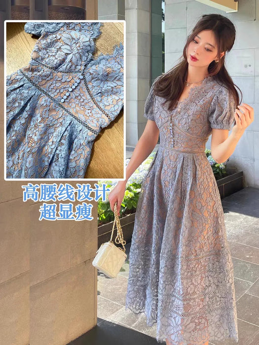 2024 Summer New Women's Wear Retro classic lace V-neck, high waist, slim fit, mid length, large hem dress 0430