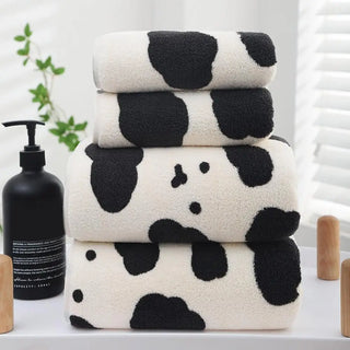 Plush Cozy Towel Luxurious Cartoon Cow Print Bath Towels Soft Absorbent Quick-drying for A Refreshing Bathroom Experience Body